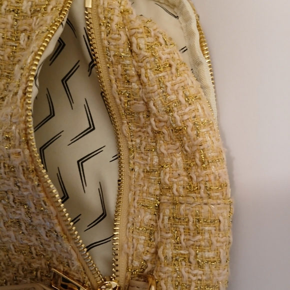 Moda Luxe Textured Crossbody Fanny Pack - Picture 2 of 6